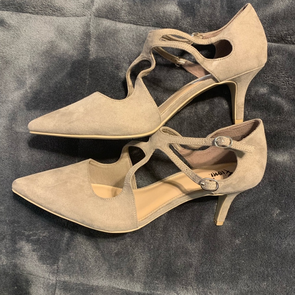 Women’s Suede Heels